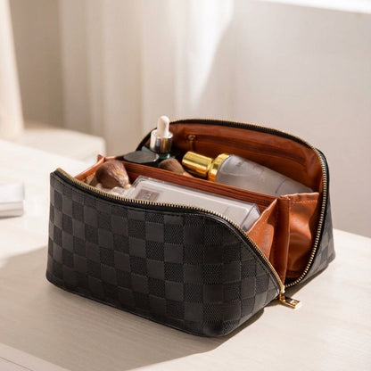 Cosmetic bag with separate compartments – waterproof
