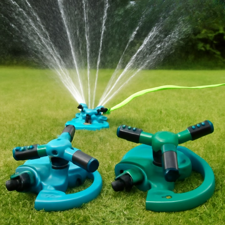 360° Lawn Sprinkler – Even Watering Without Repositioning