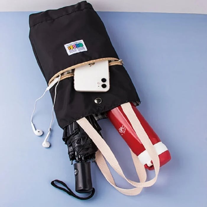 Multifunctional shoulder bag with removable strap