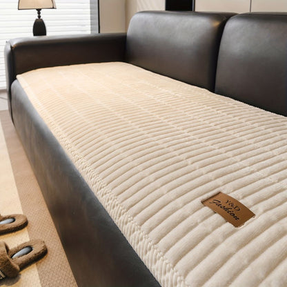 Quilted sofa cover – Protects against pet hair & wear