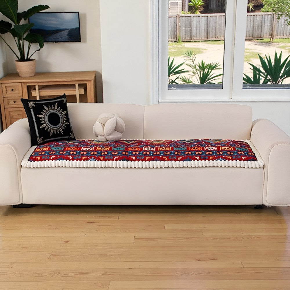 Quilted sofa cover with ethnic pattern – Non-slip