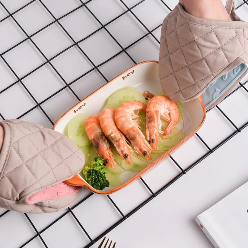 Oven gloves with silicone grip – heat resistant and non-slip