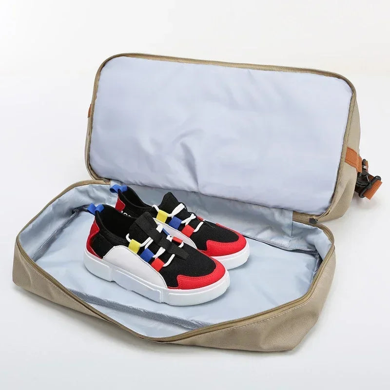 Sports bag with shoe compartment and wet-dry separation