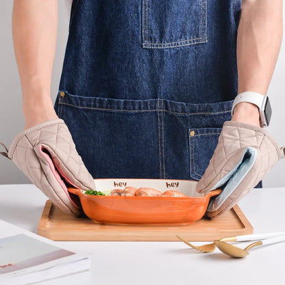 Oven gloves with silicone grip – heat resistant and non-slip