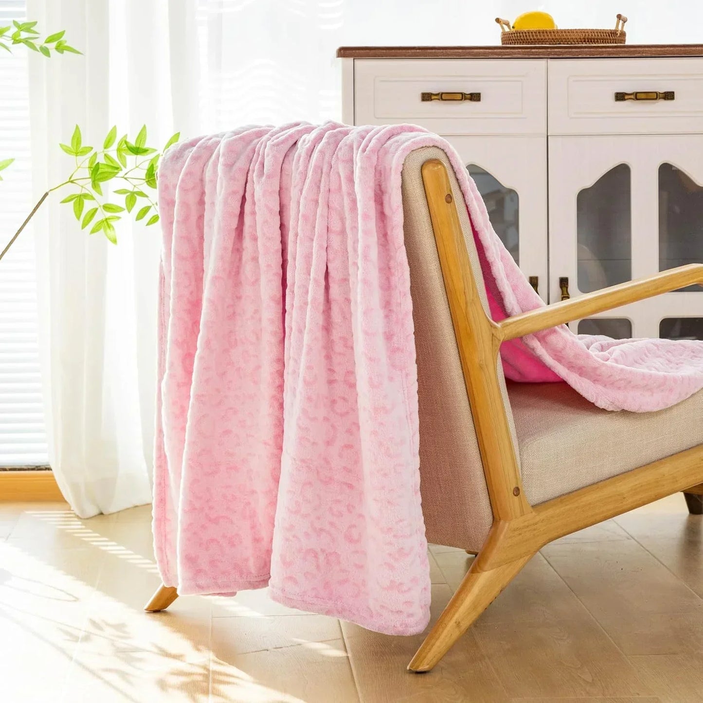 Fleece Throw Blanket with Leopard Print