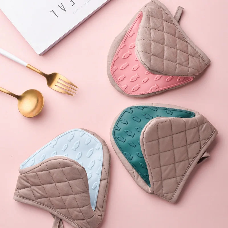 Oven gloves with silicone grip – heat resistant and non-slip