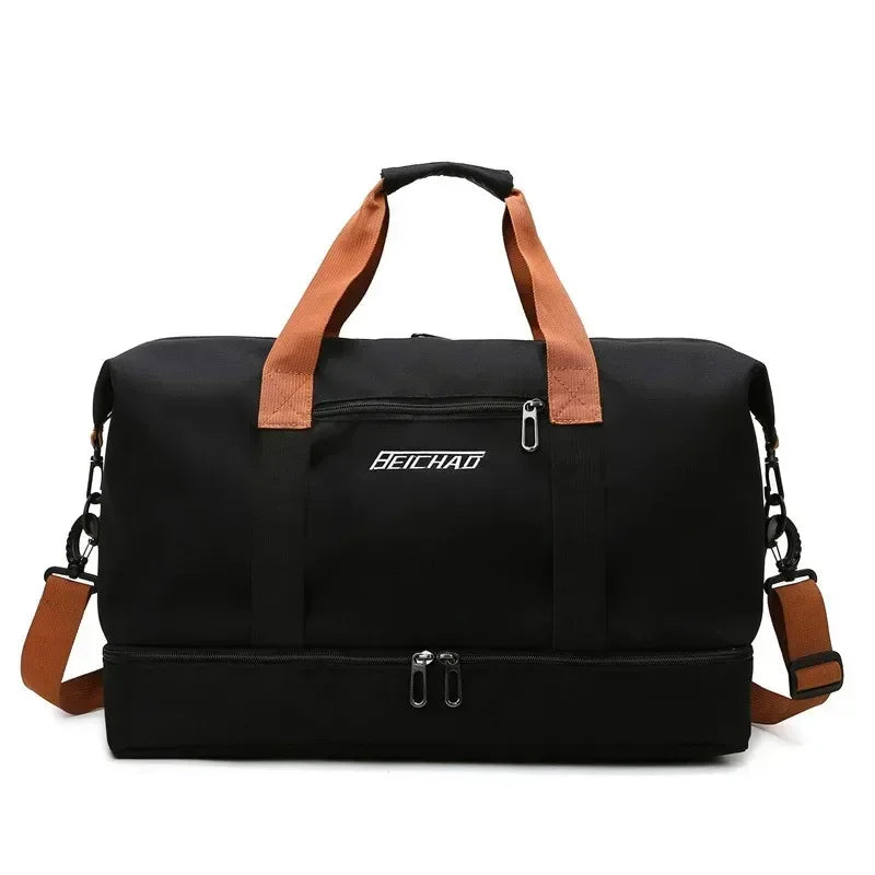 Sports bag with shoe compartment and wet-dry separation