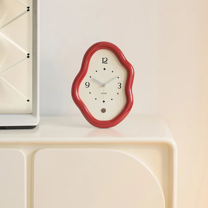 Wall Clock Organic Shape – Sculptural Design with Smooth Frame