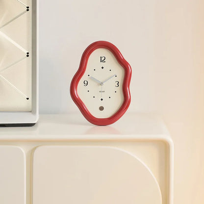 Wall Clock Organic Shape – Sculptural Design with Smooth Frame