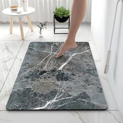 Bath mat with marble look – non-slip and highly absorbent